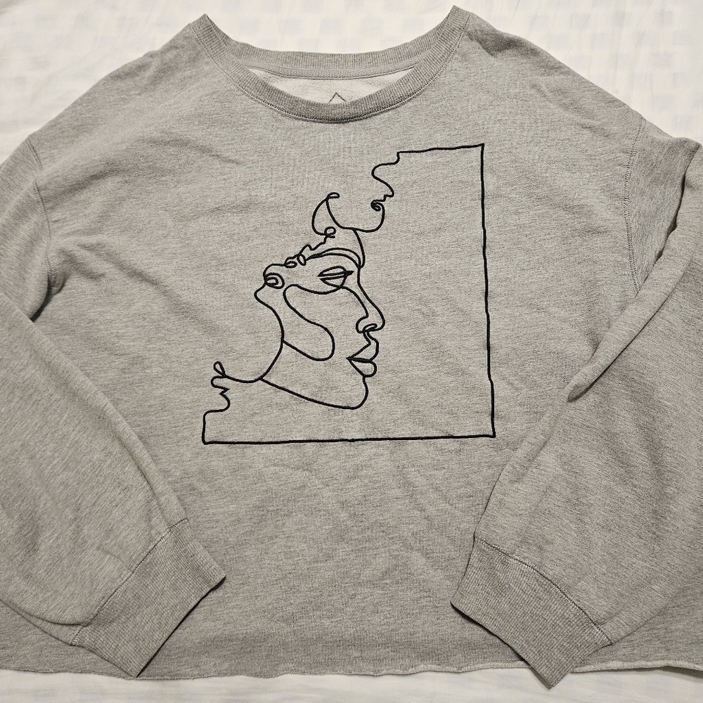 Well Worn ladies gray artistic sweatshirt size XXL